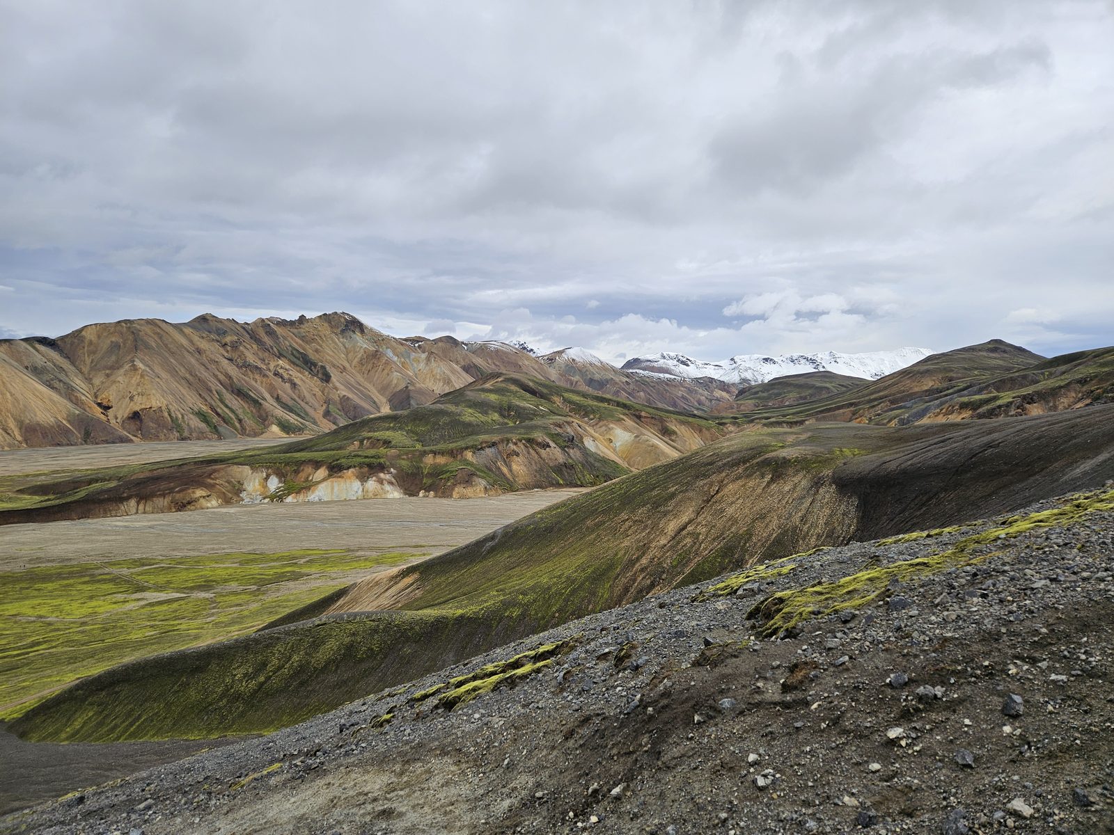 Gekleurde bergen bij Landmannalaugar tijdens onze IJslandreis
